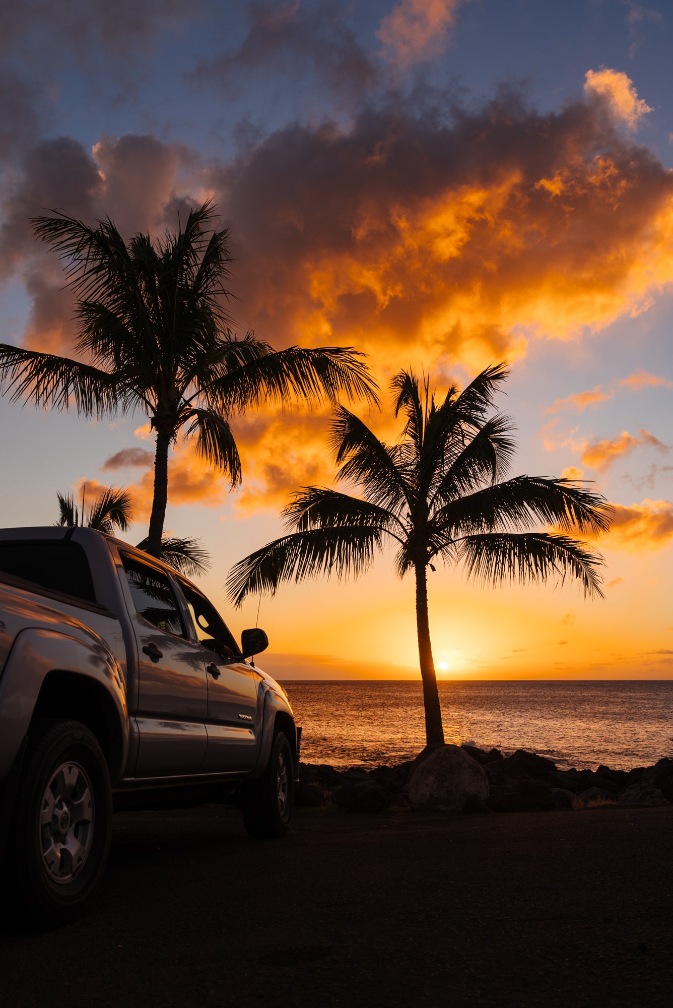 Sunset & Pick Up Struck / Hawi, Big Island, Hawaii